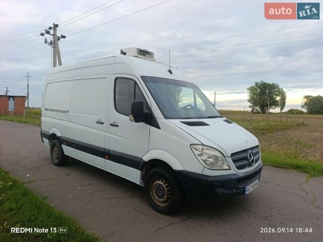 Белый Мерседес Sprinter, объемом двигателя 2.15 л и пробегом 445 тыс. км за 6800 $, фото 1 на Automoto.ua