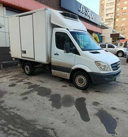Белый Мерседес Sprinter, объемом двигателя 2.2 л и пробегом 400 тыс. км за 12000 $, фото 1 на Automoto.ua