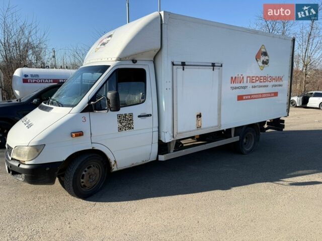 Белый Мерседес Sprinter, объемом двигателя 2.69 л и пробегом 515 тыс. км за 11000 $, фото 1 на Automoto.ua