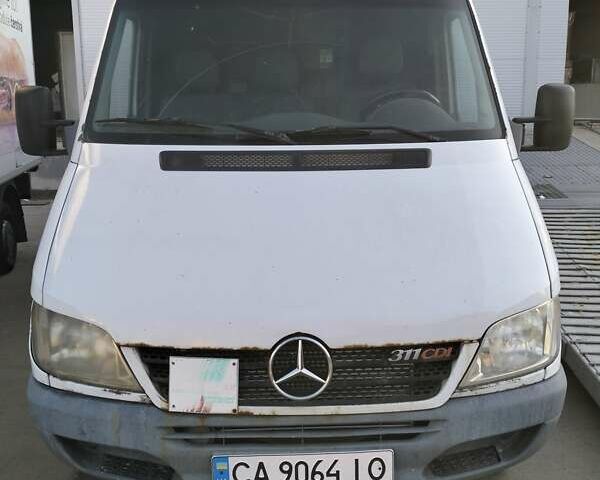Белый Мерседес Sprinter, объемом двигателя 2.15 л и пробегом 245 тыс. км за 6900 $, фото 1 на Automoto.ua