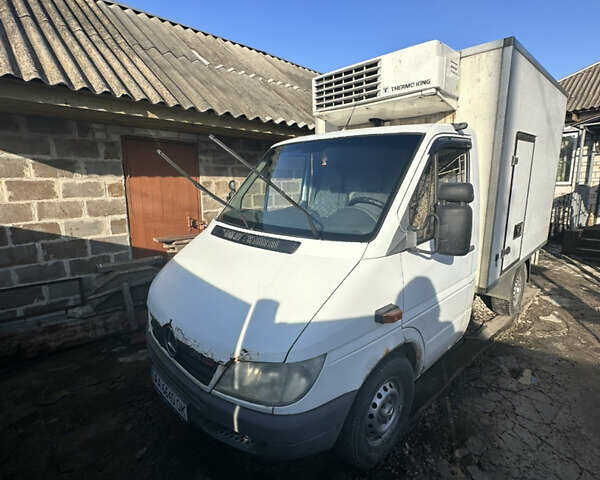 Белый Мерседес Sprinter, объемом двигателя 2.7 л и пробегом 474 тыс. км за 15500 $, фото 1 на Automoto.ua