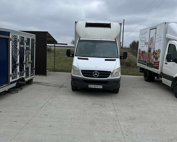 Белый Мерседес Sprinter, объемом двигателя 2.99 л и пробегом 472 тыс. км за 17500 $, фото 1 на Automoto.ua