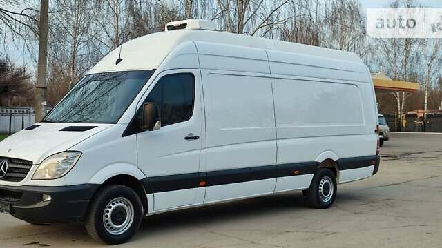 Белый Мерседес Sprinter, объемом двигателя 2.2 л и пробегом 320 тыс. км за 10900 $, фото 1 на Automoto.ua