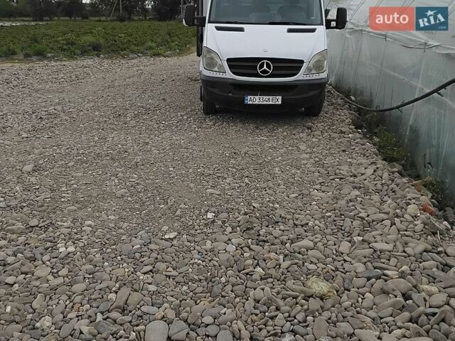 Белый Мерседес Sprinter, объемом двигателя 3 л и пробегом 520 тыс. км за 12500 $, фото 1 на Automoto.ua