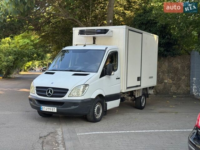 Белый Мерседес Sprinter, объемом двигателя 2.14 л и пробегом 273 тыс. км за 13300 $, фото 1 на Automoto.ua