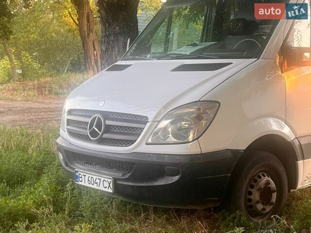 Білий Мерседес Sprinter, об'ємом двигуна 3.2 л та пробігом 400 тис. км за 12500 $, фото 1 на Automoto.ua