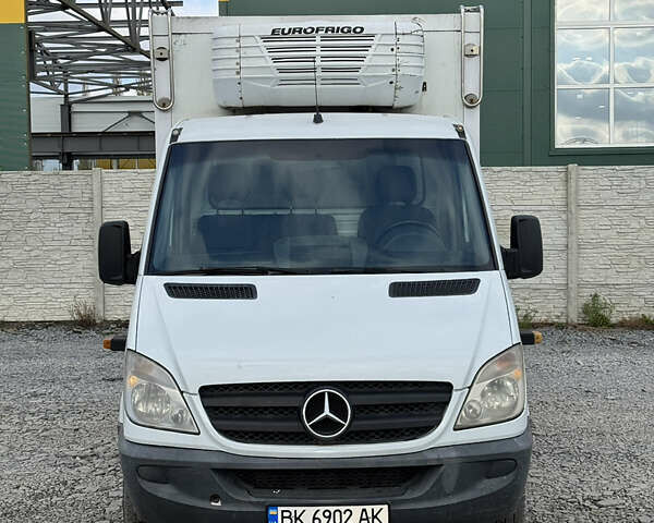 Белый Мерседес Sprinter, объемом двигателя 2.14 л и пробегом 583 тыс. км за 13000 $, фото 1 на Automoto.ua