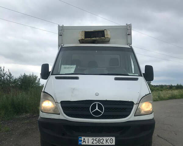 Белый Мерседес Sprinter, объемом двигателя 2.14 л и пробегом 650 тыс. км за 8000 $, фото 1 на Automoto.ua