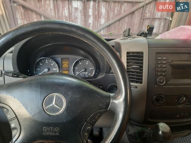 Белый Мерседес Sprinter, объемом двигателя 2.14 л и пробегом 571 тыс. км за 11200 $, фото 1 на Automoto.ua