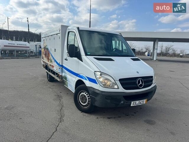Белый Мерседес Sprinter, объемом двигателя 2.1 л и пробегом 217 тыс. км за 19800 $, фото 1 на Automoto.ua