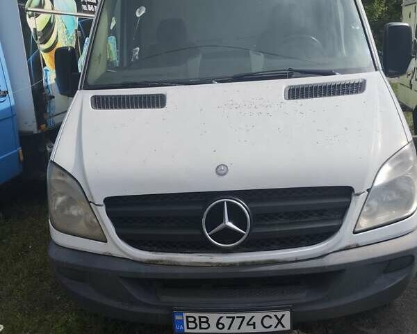 Белый Мерседес Sprinter, объемом двигателя 2.1 л и пробегом 100 тыс. км за 11500 $, фото 1 на Automoto.ua