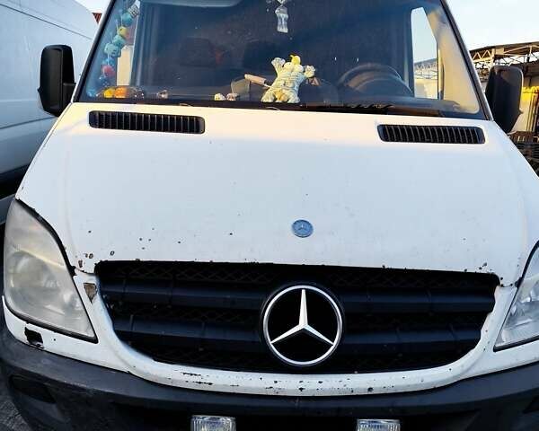 Белый Мерседес Sprinter, объемом двигателя 2.99 л и пробегом 998 тыс. км за 12000 $, фото 1 на Automoto.ua