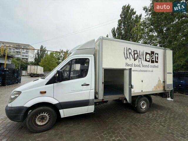 Белый Мерседес Sprinter, объемом двигателя 2.9 л и пробегом 310 тыс. км за 13500 $, фото 1 на Automoto.ua