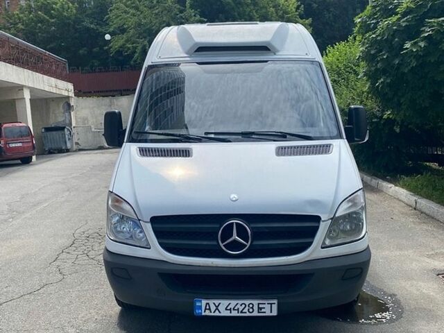 Белый Мерседес Sprinter, объемом двигателя 2.14 л и пробегом 265 тыс. км за 16500 $, фото 1 на Automoto.ua