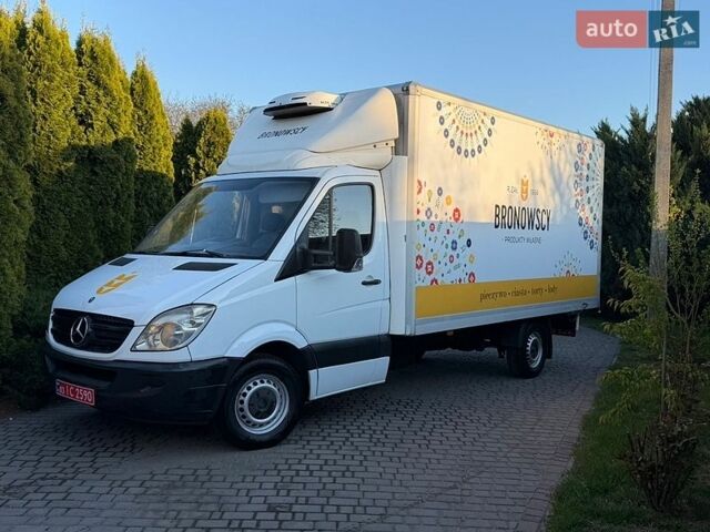 Белый Мерседес Sprinter, объемом двигателя 2.2 л и пробегом 284 тыс. км за 15300 $, фото 1 на Automoto.ua