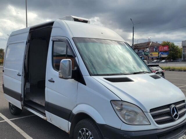 Белый Мерседес Sprinter, объемом двигателя 2.2 л и пробегом 480 тыс. км за 13200 $, фото 1 на Automoto.ua