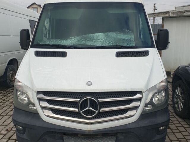 Белый Мерседес Sprinter, объемом двигателя 3 л и пробегом 228 тыс. км за 26900 $, фото 1 на Automoto.ua