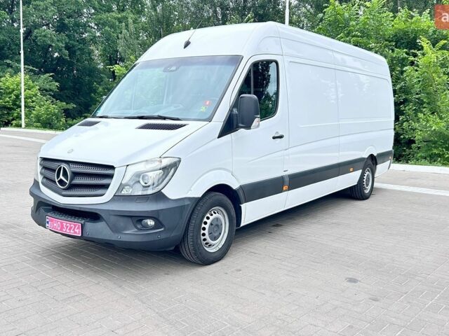 Белый Мерседес Sprinter, объемом двигателя 3 л и пробегом 307 тыс. км за 29750 $, фото 1 на Automoto.ua