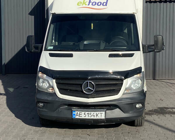 Белый Мерседес Sprinter, объемом двигателя 3.23 л и пробегом 400 тыс. км за 18900 $, фото 1 на Automoto.ua