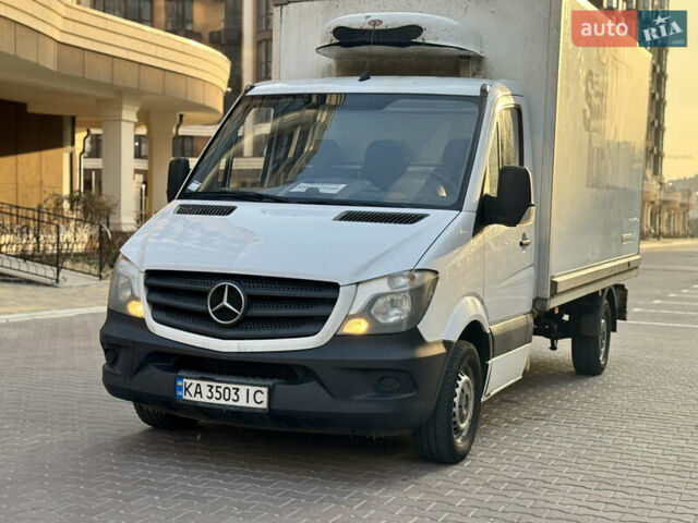 Белый Мерседес Sprinter, объемом двигателя 2.2 л и пробегом 320 тыс. км за 18500 $, фото 1 на Automoto.ua
