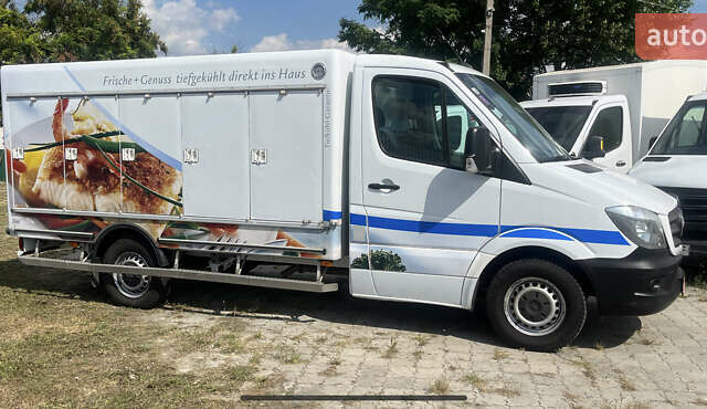 Белый Мерседес Sprinter, объемом двигателя 2.2 л и пробегом 243 тыс. км за 26639 $, фото 1 на Automoto.ua