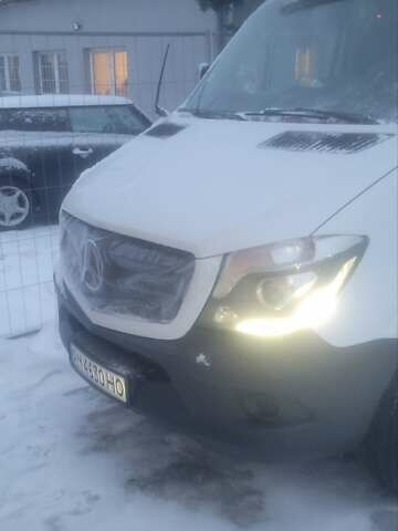 Белый Мерседес Sprinter, объемом двигателя 3 л и пробегом 670 тыс. км за 30300 $, фото 1 на Automoto.ua