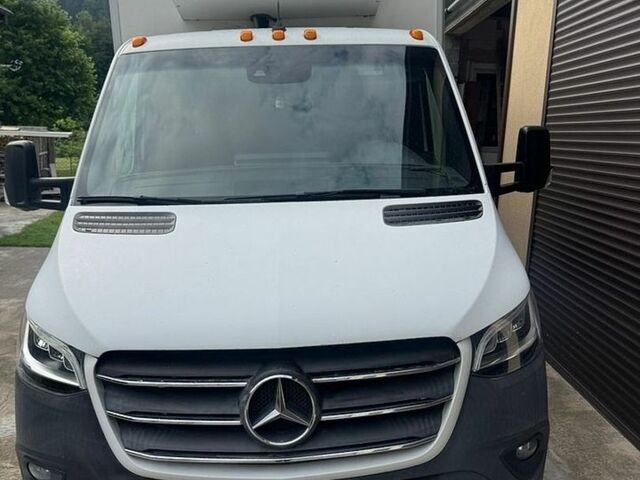 Белый Мерседес Sprinter, объемом двигателя 2.99 л и пробегом 2 тыс. км за 49000 $, фото 1 на Automoto.ua