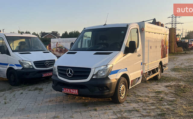 Белый Мерседес Sprinter, объемом двигателя 2.2 л и пробегом 180 тыс. км за 26900 $, фото 1 на Automoto.ua