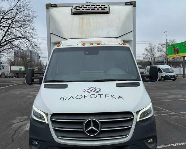 Белый Мерседес Sprinter, объемом двигателя 2.99 л и пробегом 472 тыс. км за 35000 $, фото 1 на Automoto.ua