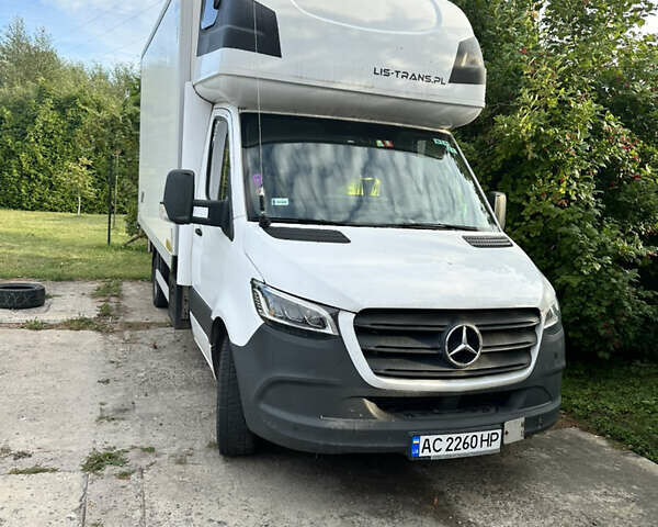 Белый Мерседес Sprinter, объемом двигателя 3 л и пробегом 591 тыс. км за 29000 $, фото 1 на Automoto.ua