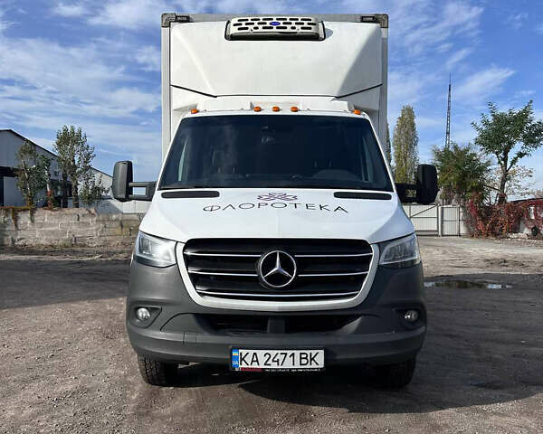 Белый Мерседес Sprinter, объемом двигателя 2.99 л и пробегом 377 тыс. км за 40000 $, фото 1 на Automoto.ua