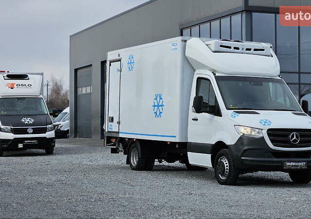 Белый Мерседес Sprinter, объемом двигателя 2.2 л и пробегом 190 тыс. км за 35900 $, фото 1 на Automoto.ua