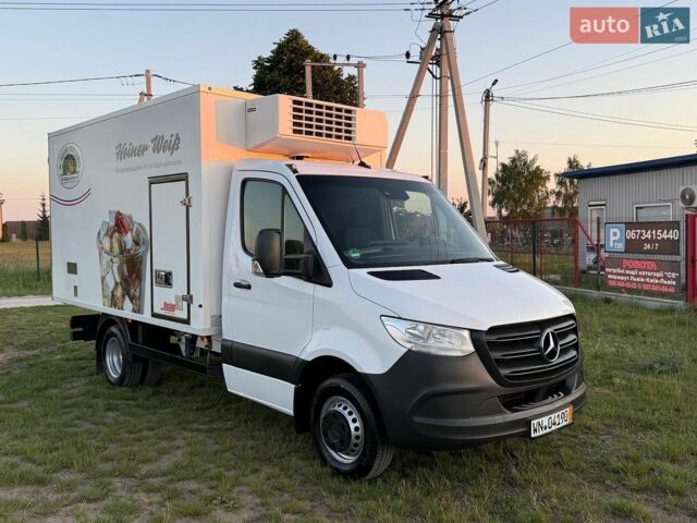 Белый Мерседес Sprinter, объемом двигателя 2.2 л и пробегом 242 тыс. км за 35900 $, фото 1 на Automoto.ua
