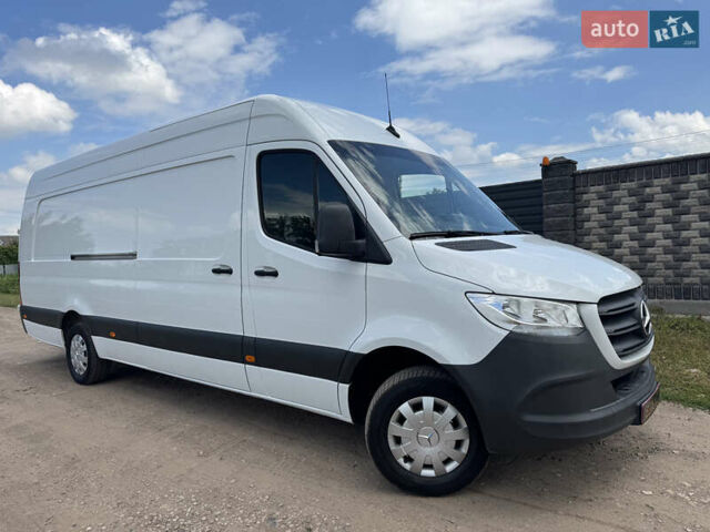 Белый Мерседес Sprinter, объемом двигателя 2.2 л и пробегом 210 тыс. км за 30800 $, фото 1 на Automoto.ua