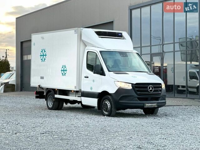Белый Мерседес Sprinter, объемом двигателя 2.2 л и пробегом 142 тыс. км за 33900 $, фото 1 на Automoto.ua