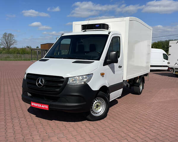 Белый Мерседес Sprinter, объемом двигателя 2.1 л и пробегом 267 тыс. км за 23850 $, фото 1 на Automoto.ua