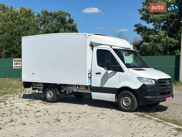 Белый Мерседес Sprinter, объемом двигателя 2.2 л и пробегом 225 тыс. км за 26165 $, фото 1 на Automoto.ua