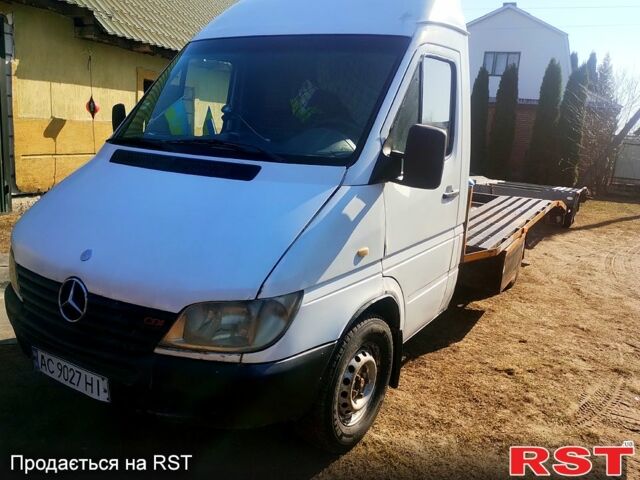 Белый Мерседес Sprinter, объемом двигателя 2.2 л и пробегом 535 тыс. км за 7400 $, фото 1 на Automoto.ua