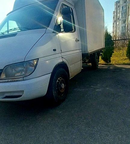 Белый Мерседес Sprinter, объемом двигателя 2.2 л и пробегом 630 тыс. км за 9800 $, фото 1 на Automoto.ua