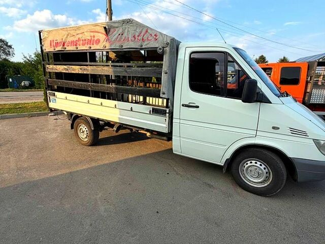 Белый Мерседес Sprinter, объемом двигателя 2.2 л и пробегом 540 тыс. км за 10500 $, фото 1 на Automoto.ua