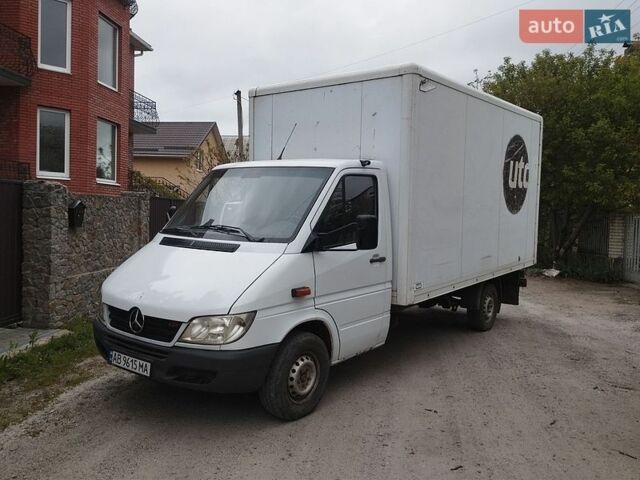Белый Мерседес Sprinter, объемом двигателя 2.15 л и пробегом 333 тыс. км за 9500 $, фото 1 на Automoto.ua