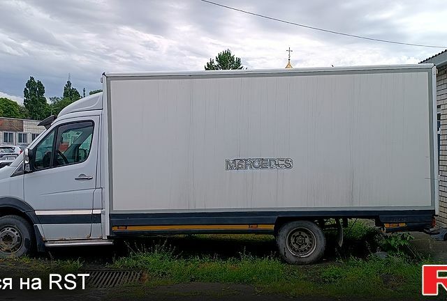 Белый Мерседес Sprinter, объемом двигателя 3 л и пробегом 418 тыс. км за 14000 $, фото 1 на Automoto.ua
