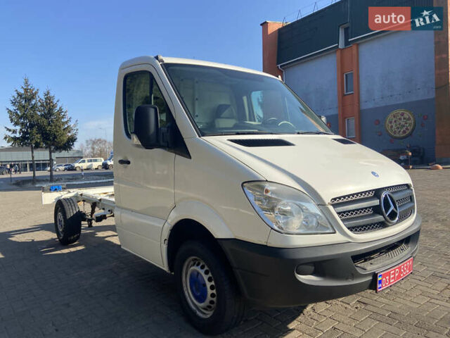 Белый Мерседес Sprinter, объемом двигателя 2.2 л и пробегом 280 тыс. км за 12700 $, фото 1 на Automoto.ua
