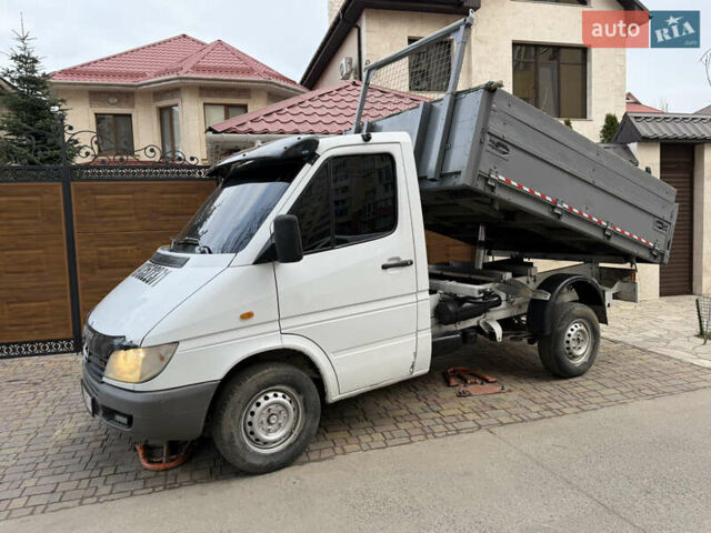 Белый Мерседес Sprinter, объемом двигателя 2.15 л и пробегом 322 тыс. км за 11500 $, фото 1 на Automoto.ua