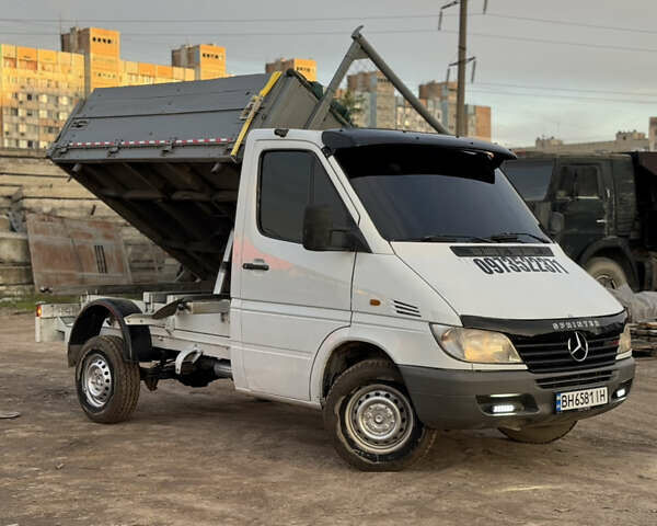 Белый Мерседес Sprinter, объемом двигателя 2.15 л и пробегом 290 тыс. км за 12500 $, фото 1 на Automoto.ua