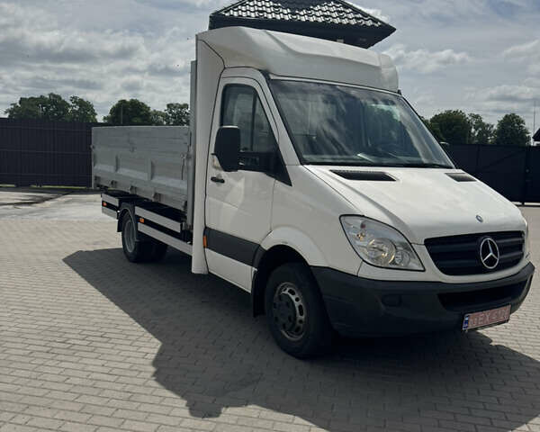 Белый Мерседес Sprinter, объемом двигателя 2.2 л и пробегом 303 тыс. км за 25000 $, фото 1 на Automoto.ua