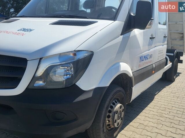 Белый Мерседес Sprinter, объемом двигателя 2.2 л и пробегом 240 тыс. км за 20300 $, фото 1 на Automoto.ua