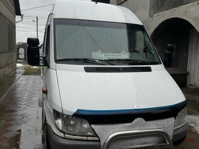 Білий Мерседес Sprinter, об'ємом двигуна 2.7 л та пробігом 800 тис. км за 6500 $, фото 1 на Automoto.ua