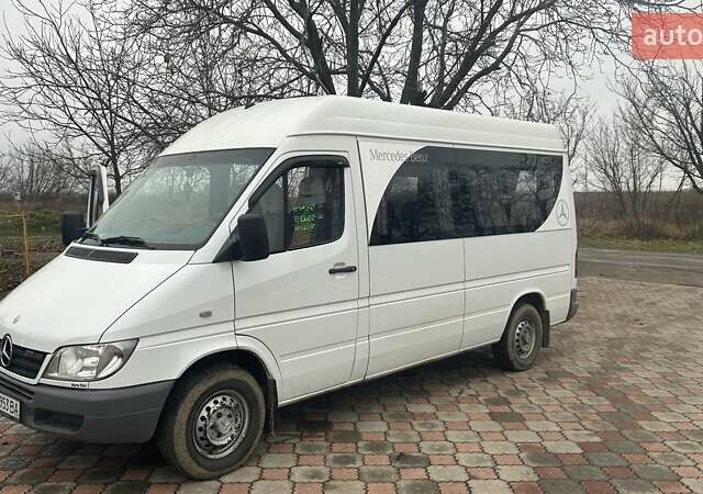 Белый Мерседес Sprinter, объемом двигателя 2.15 л и пробегом 228 тыс. км за 11580 $, фото 1 на Automoto.ua