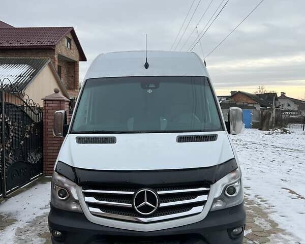 Белый Мерседес Sprinter, объемом двигателя 2.99 л и пробегом 315 тыс. км за 34101 $, фото 1 на Automoto.ua